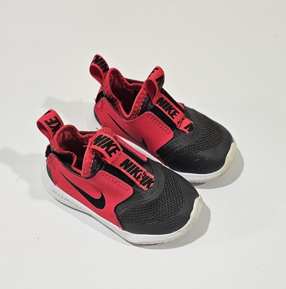Nike Flex Runner Boy Girl Baby Toddler Size 5c Red Gray Black Sneaker - Picture 1 of 8